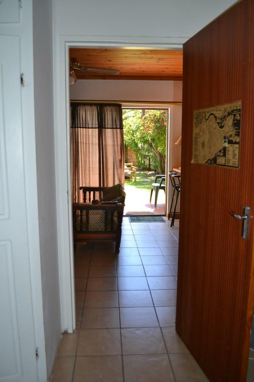 Crowned Crane Hotel Gonubie Exterior foto