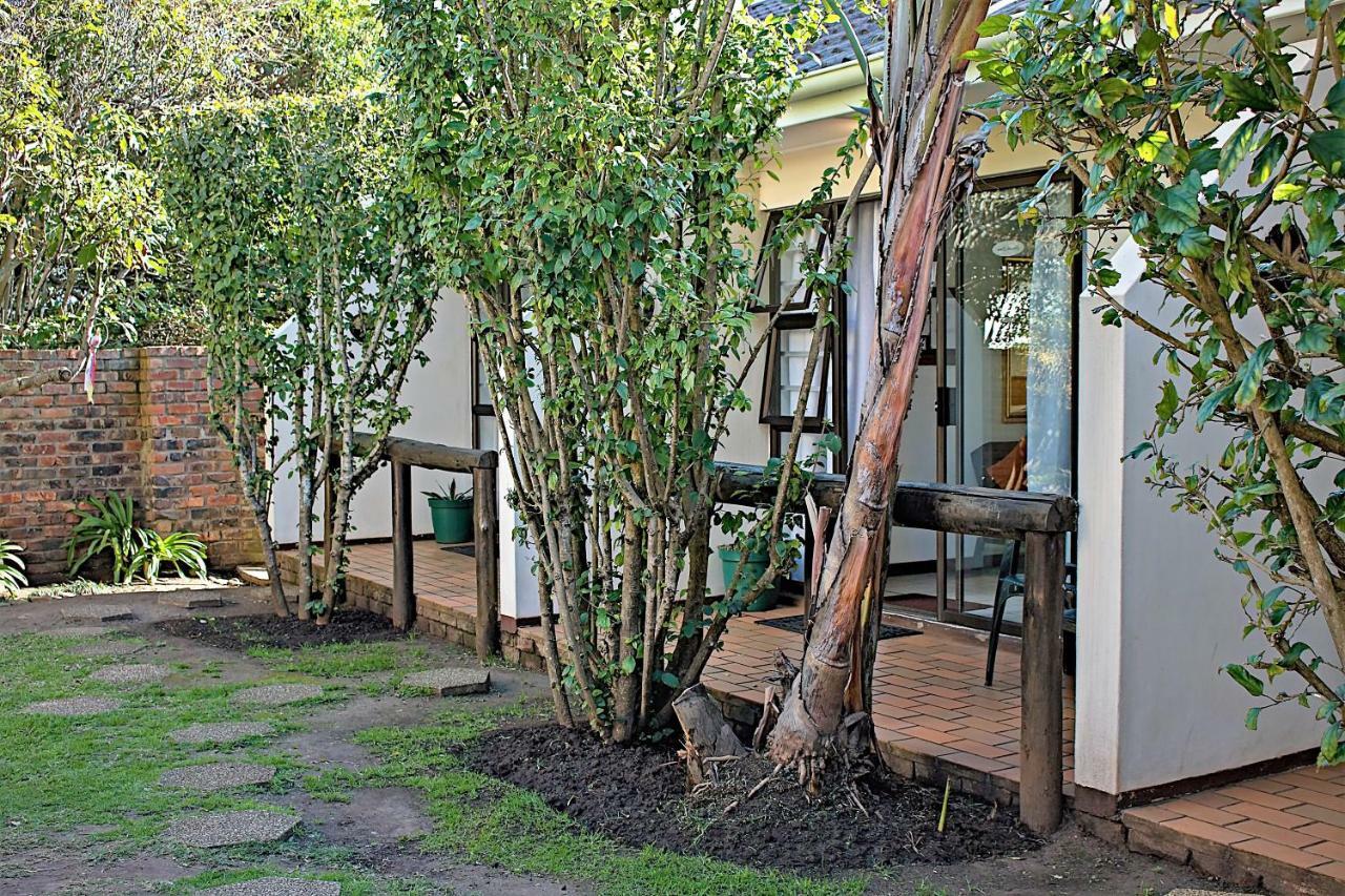 Crowned Crane Hotel Gonubie Exterior foto